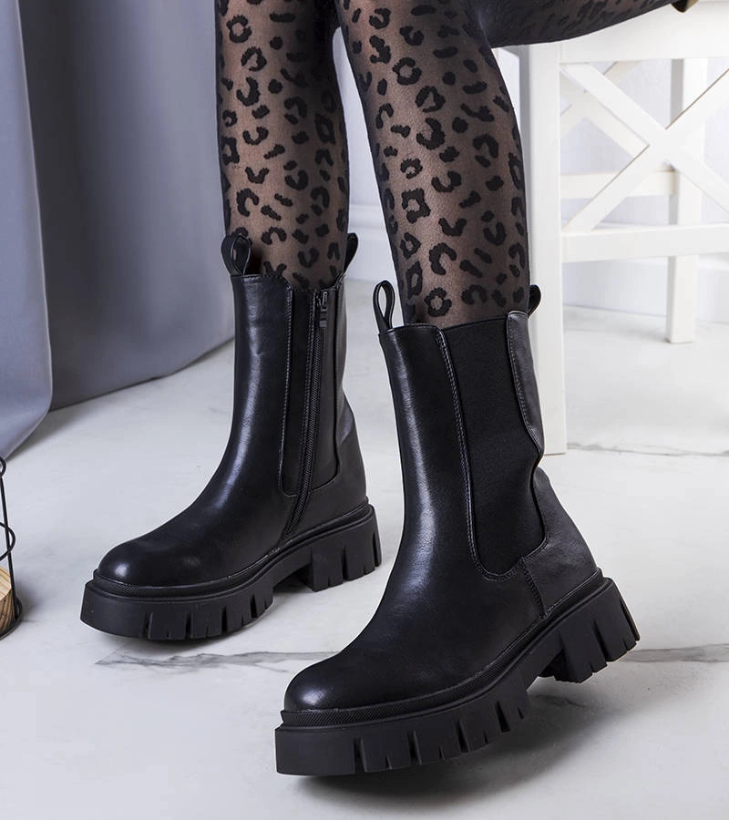 Czarne botki na masywnej podeszwie Kaydence