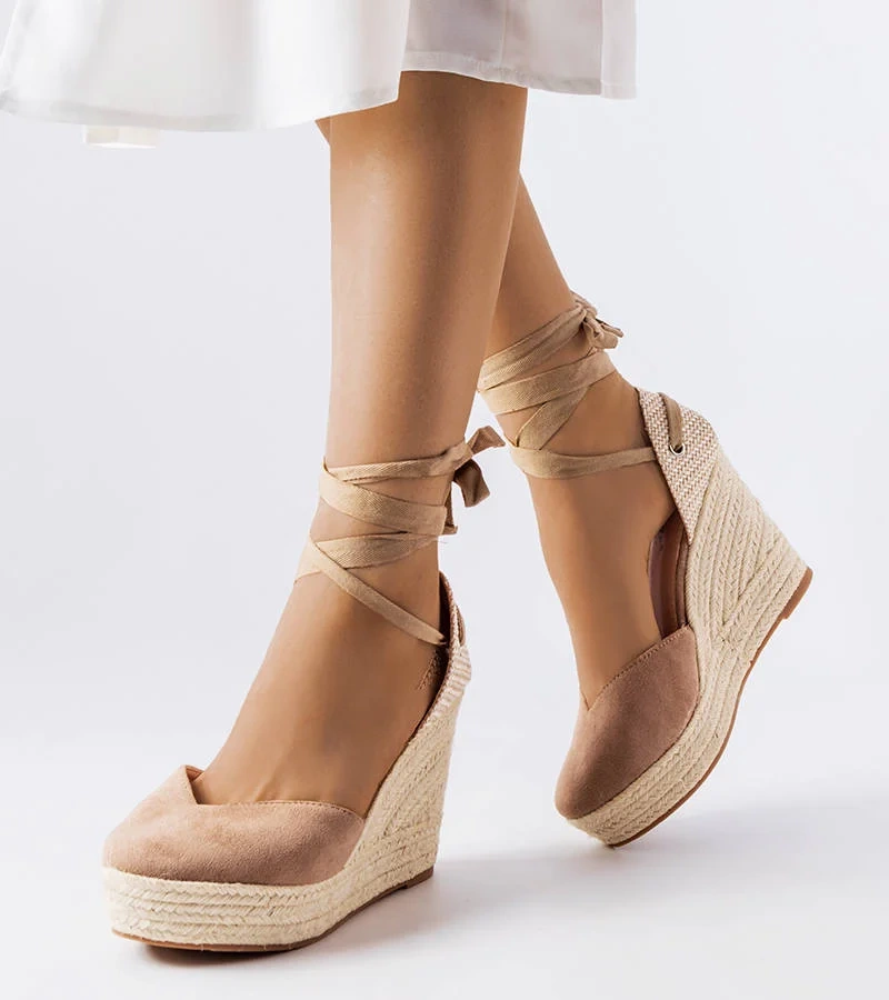 Brązowe espadryle na koturnie Dubois