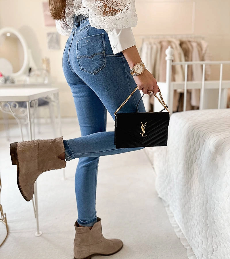 Niebieskie jeansy w stylu push-up Loring