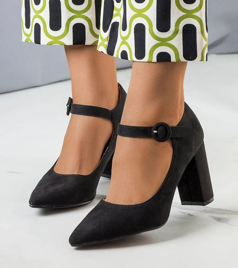 Czarne czółenka na słupku Keller