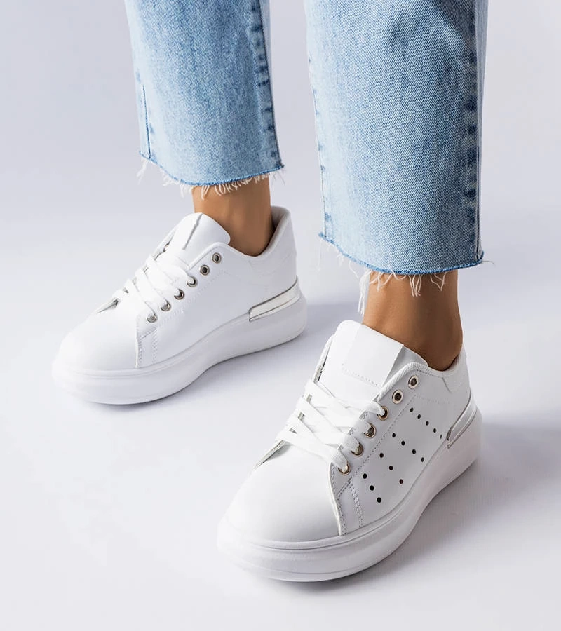 Białe sneakersy z kolorową perforacją Chalut