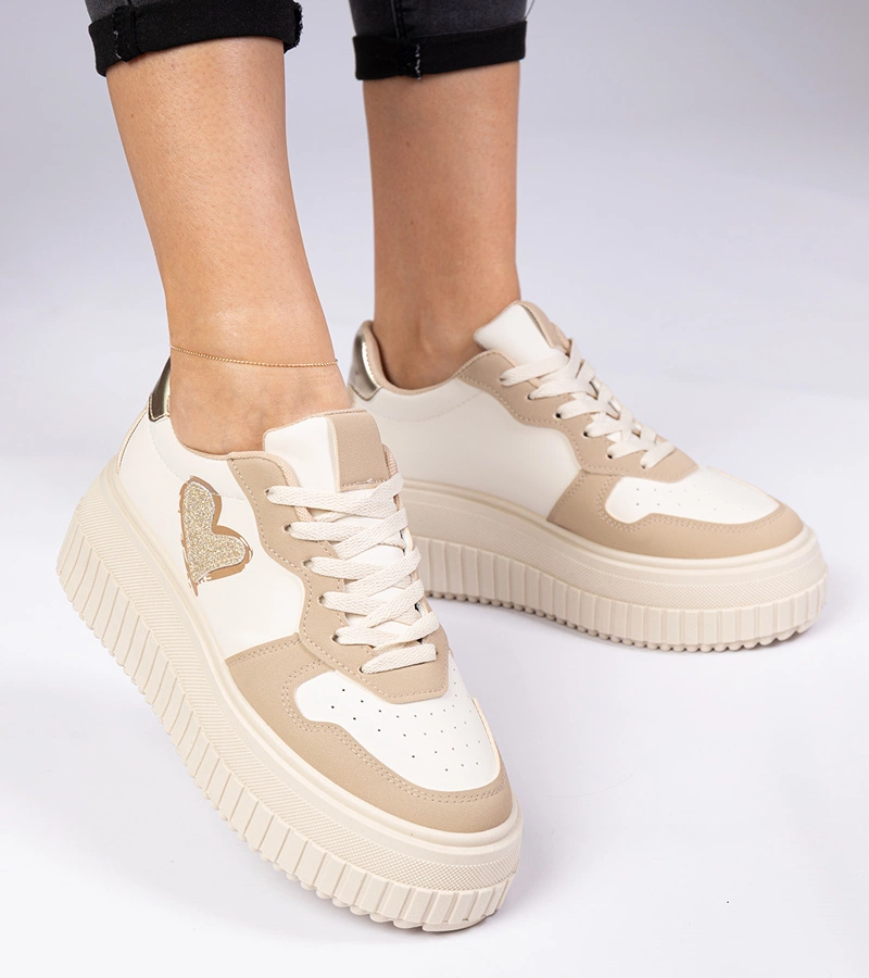 Brązowe sneakersy damskie z brokatowym serduszkiem Laira