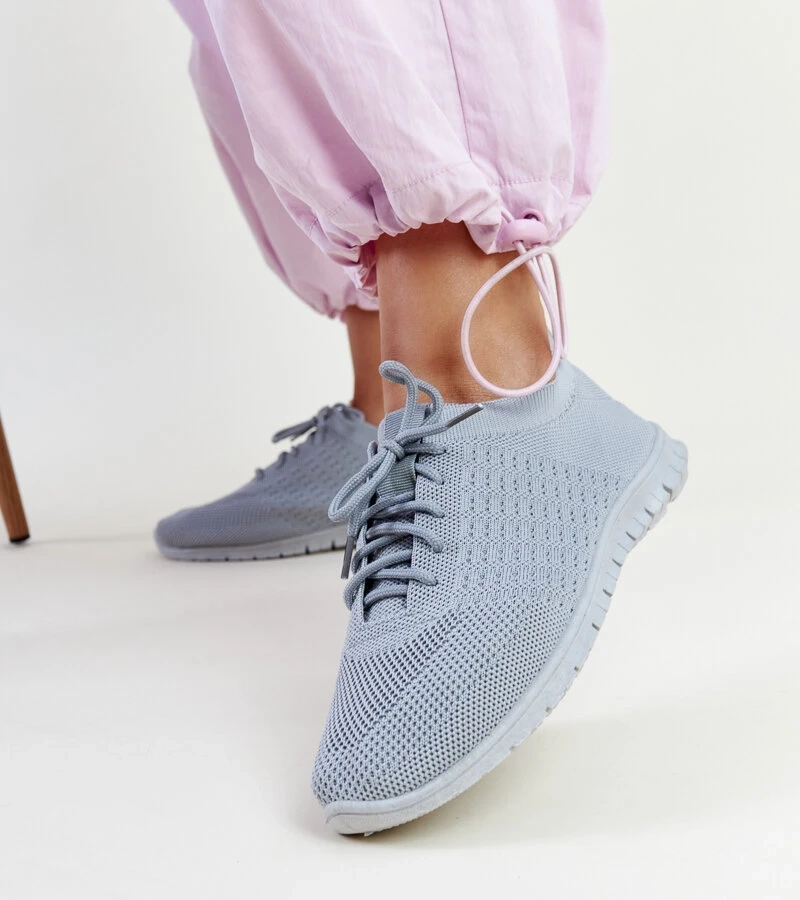 Szare materiałowe sneakersy Mairago