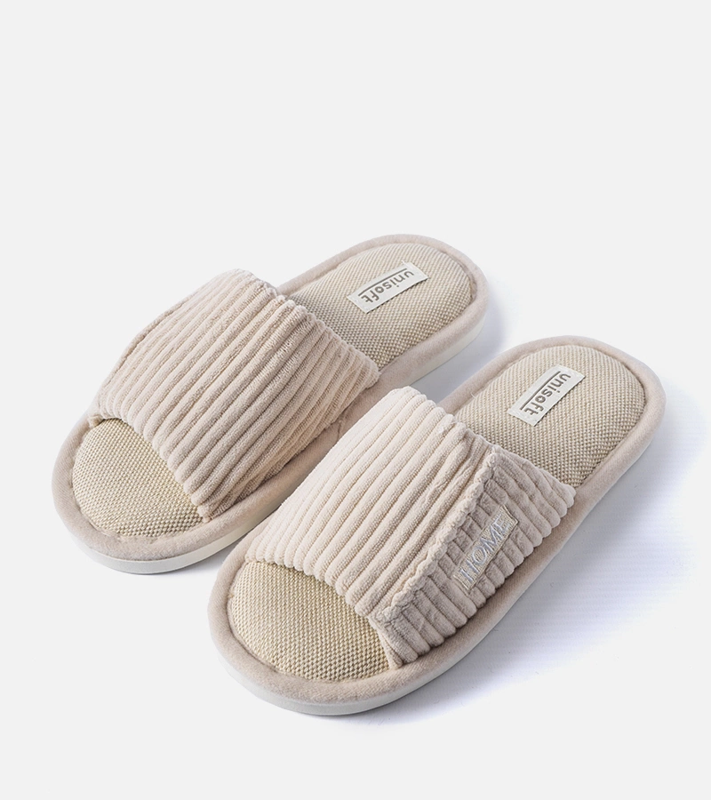 Beżowe kapcie Lochmere