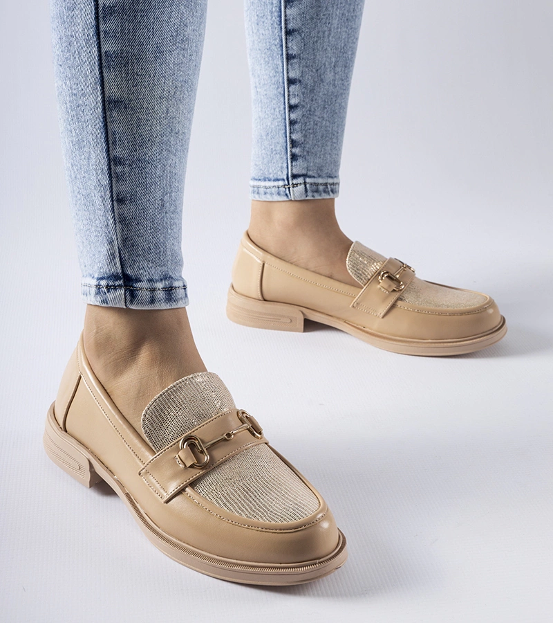 Beżowe mokasyny z klamerką Gennaro