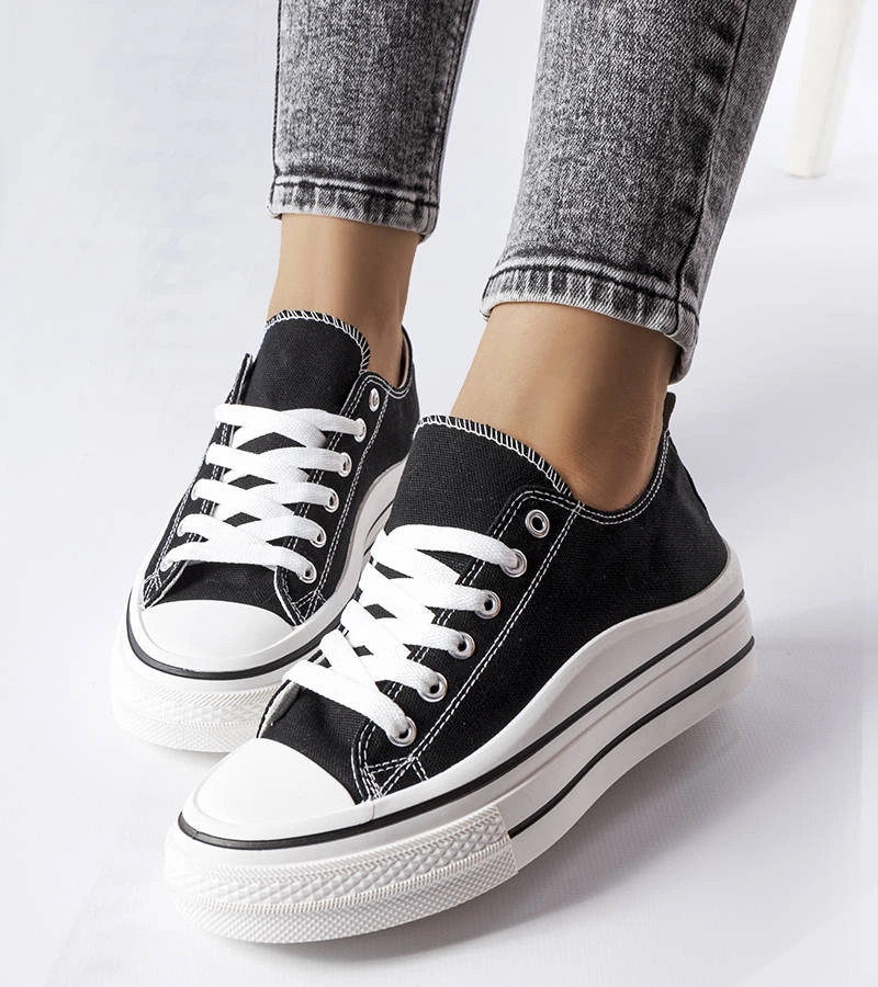 Czarne trampki na platformie Pomeroy