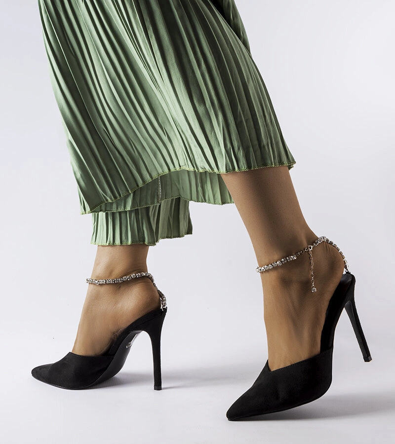 Czarne klapki na szpilce z cyrkoniami Claude