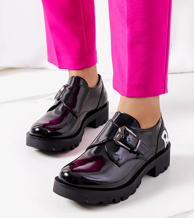 Czarne półbuty Lens