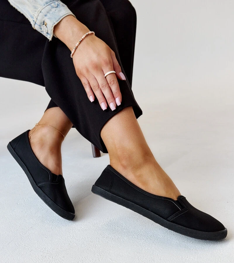 Czarne tenisówki wsuwane eko skóra Wordana