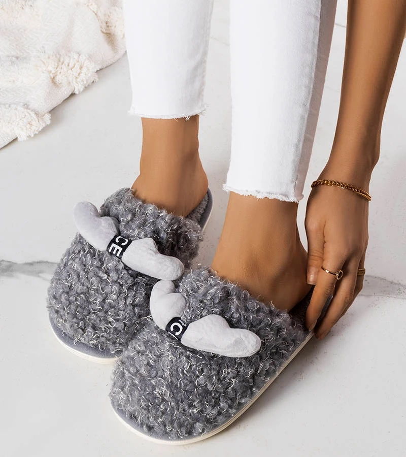 Szare kapcie z futerkiem Rosny