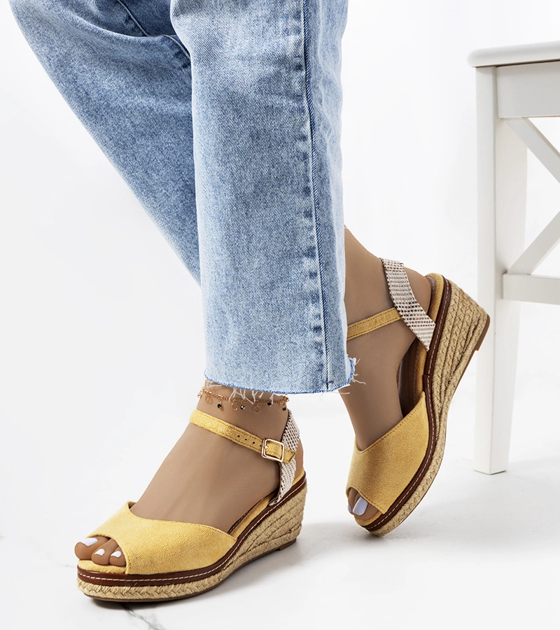 Żółte espadryle na koturnie Heis