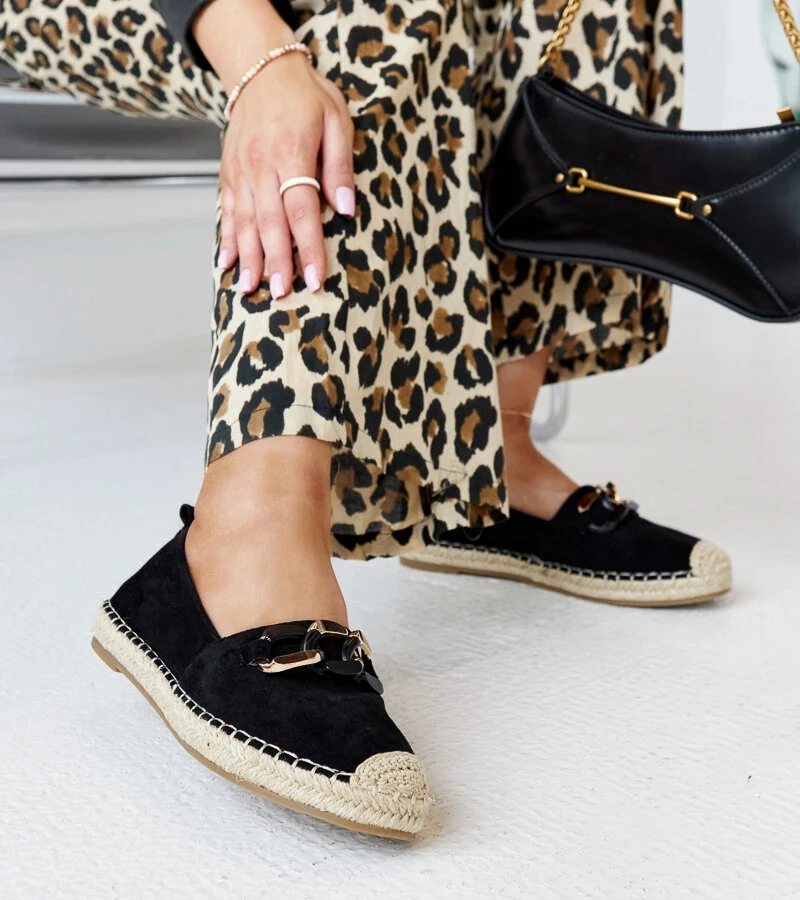 Czarne espadryle z łańcuchem Radwana