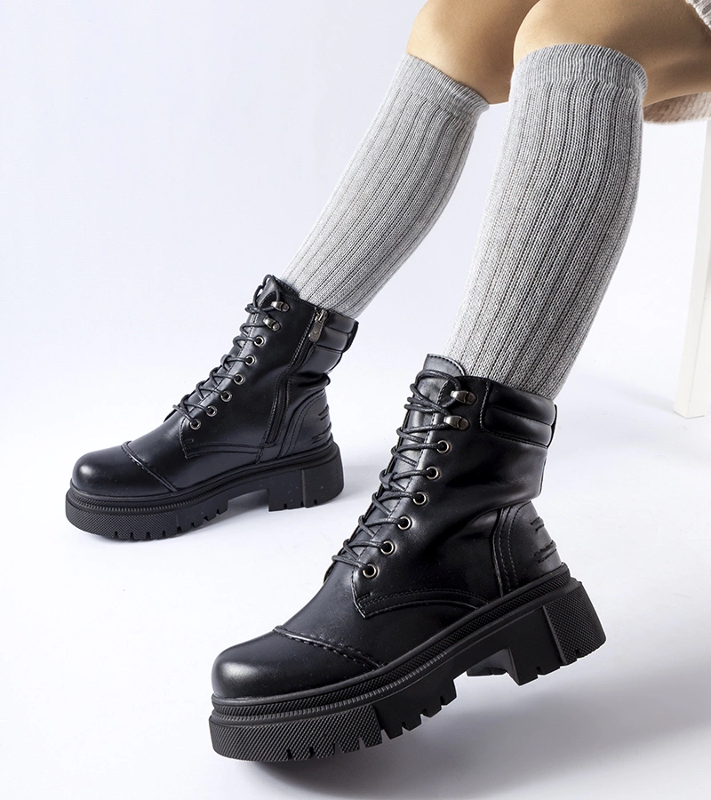 Czarne ocieplane trapery Paimboeuf