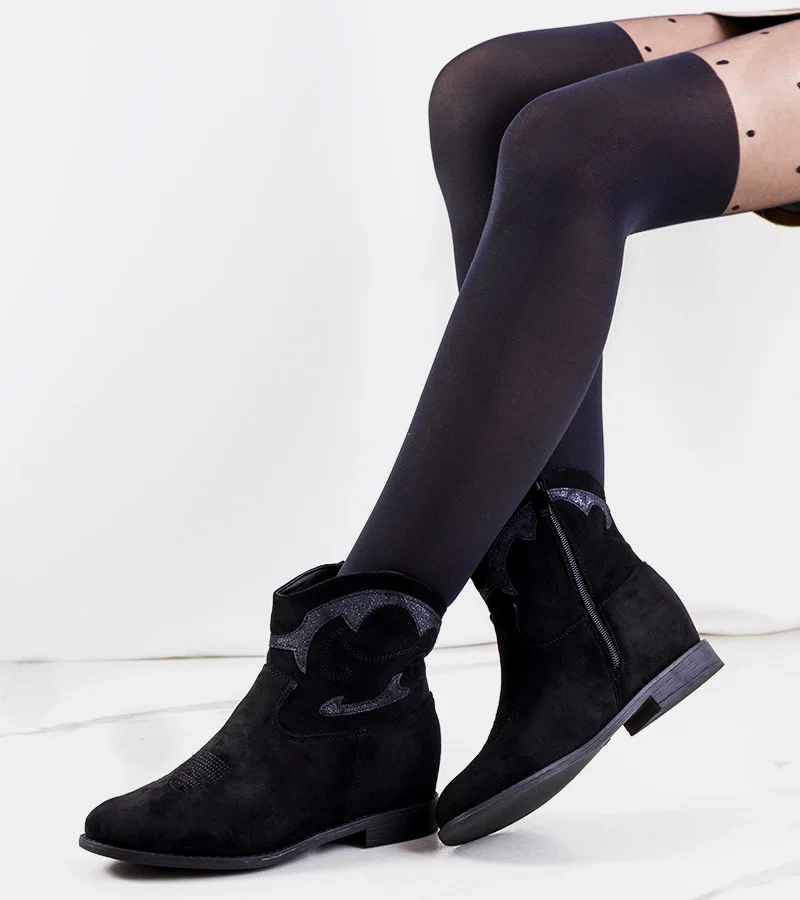 Czarne kowbojki Velha