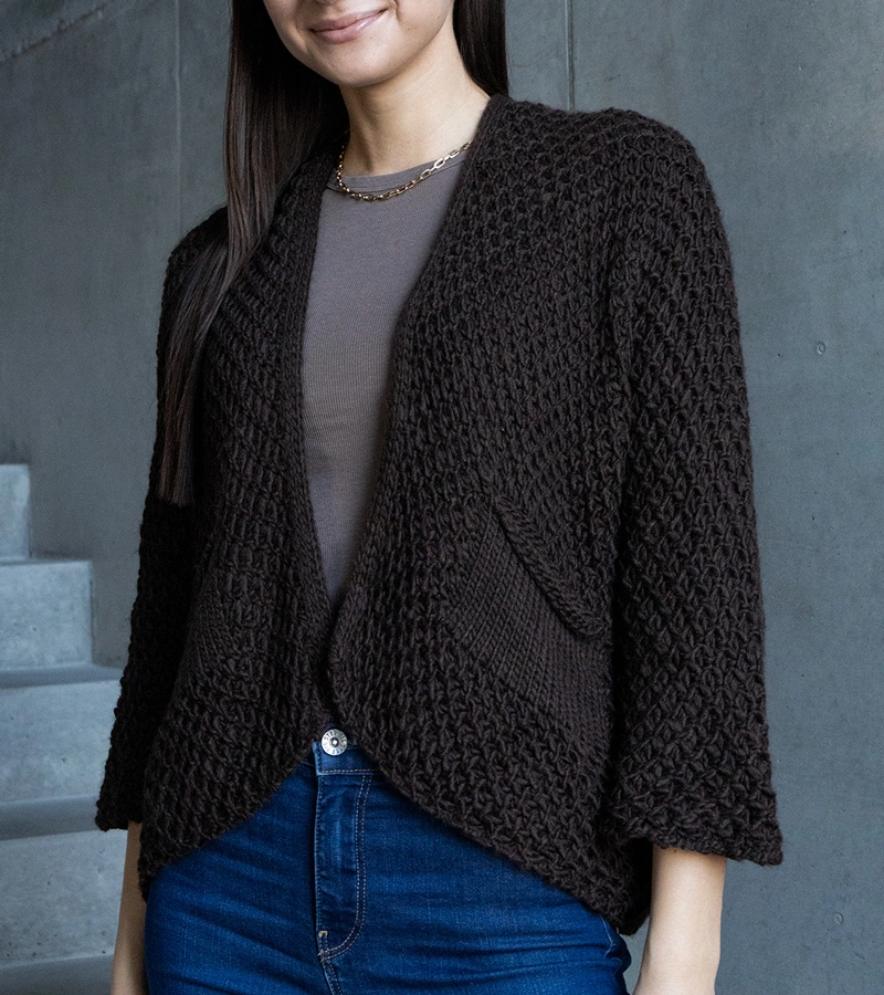 Brązowy kardigan typu narzutka Nira