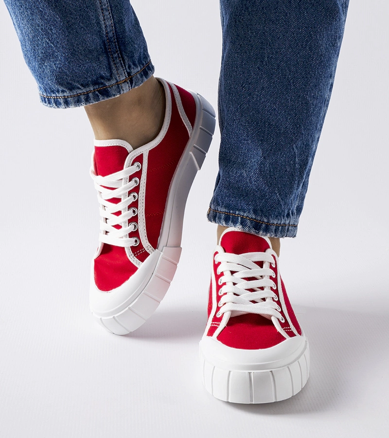 Czerwone tenisówki na grubej platformie Egidio