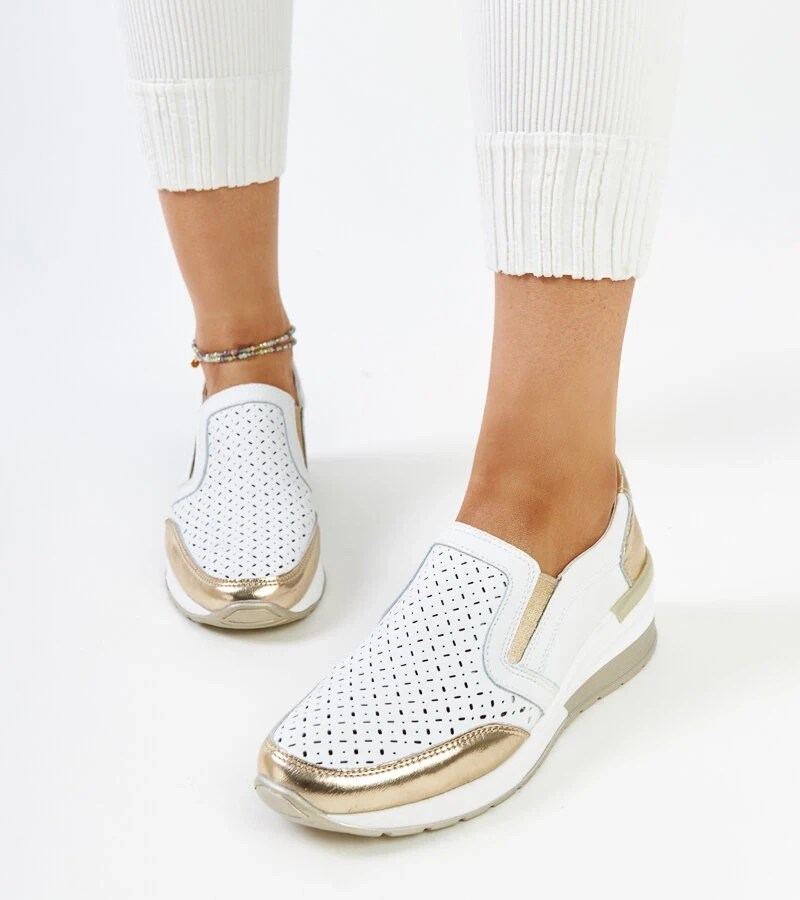 Biało-złote ażurowe sneakersy na koturnie Vernon