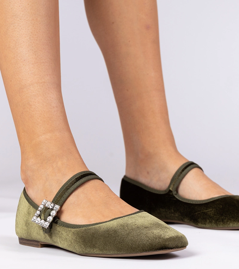 Zielone damskie balerinki welurowe z klamrą Kvitta