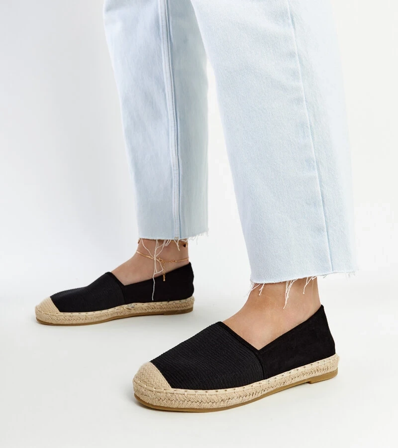 Czarne espadryle z połyskiem na platformie Ming