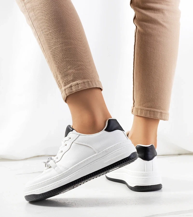 Białe sneakersy z łańcuszkiem Maring