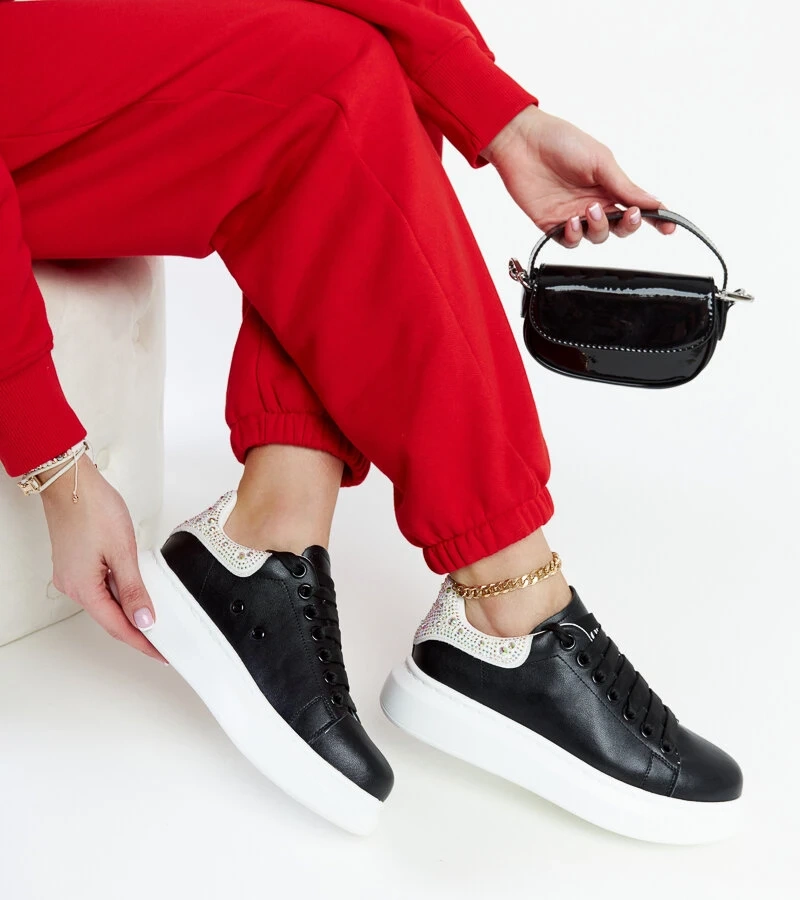 Czarne sneakersy na platformie GOE JJ2N4052