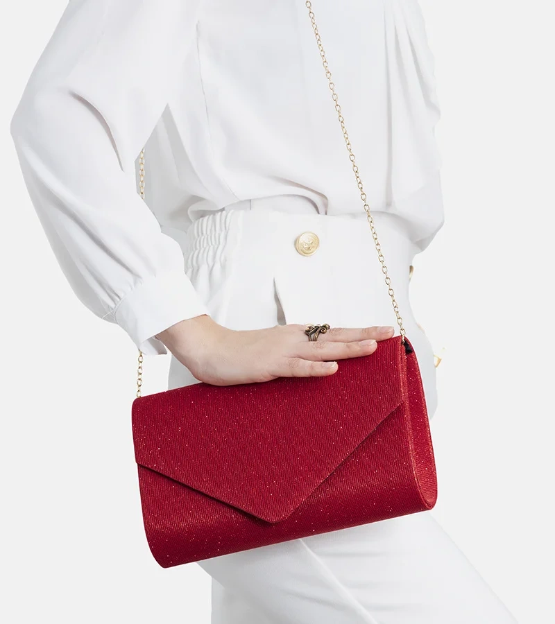 Czerwona torebka kopertowa Carneir