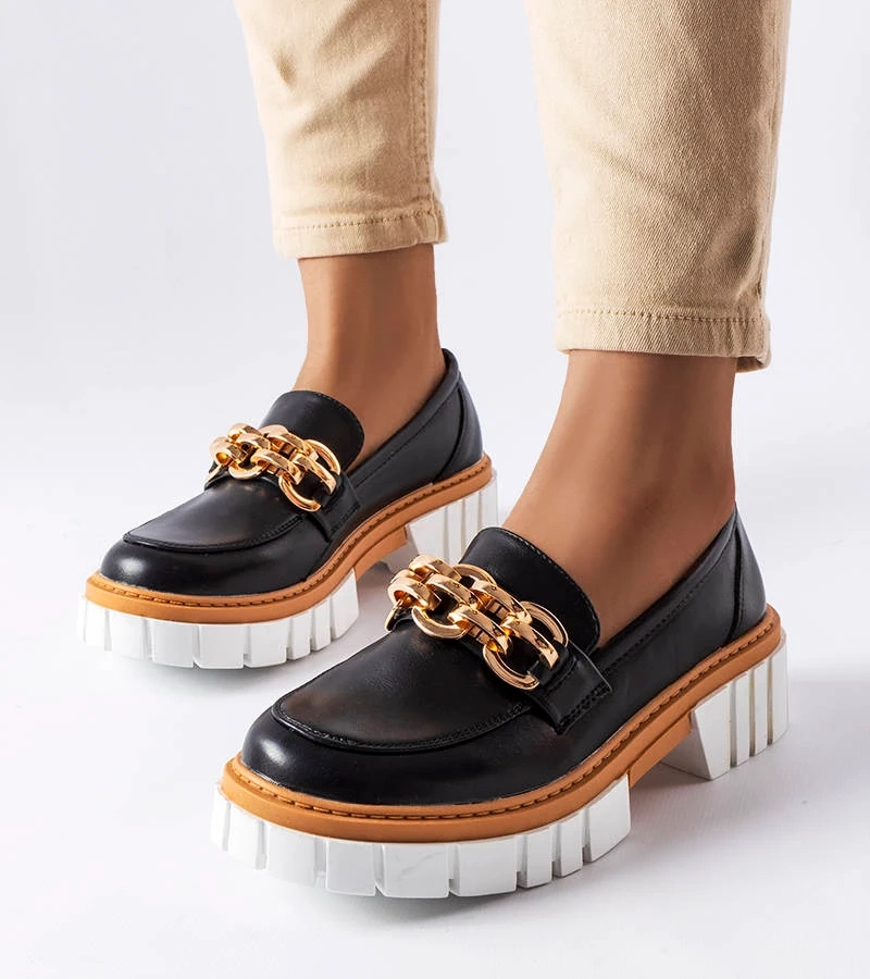 Czarne półbuty na grubej podeszwie Casgrain