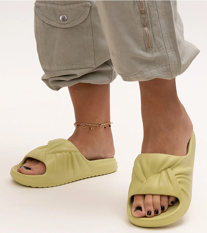 Zielone piankowe klapki Cunta