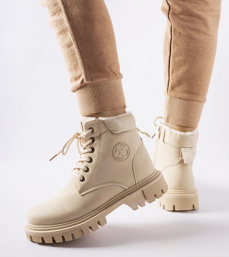 Beżowe ocieplane damskie trapery Araujo