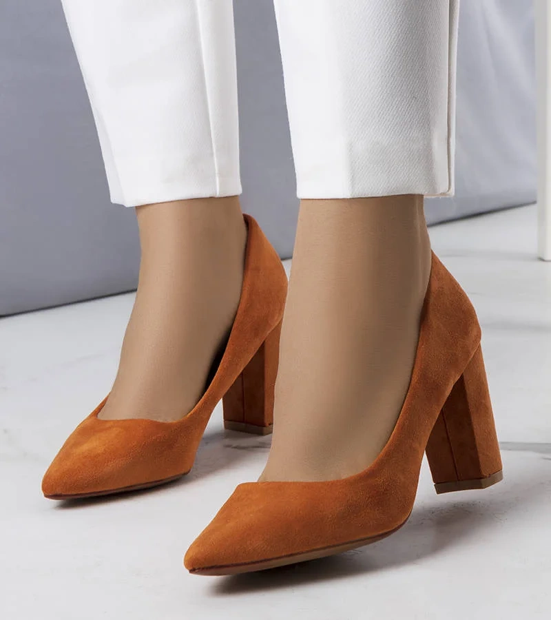 Brązowe czółenka na obcasie Achela