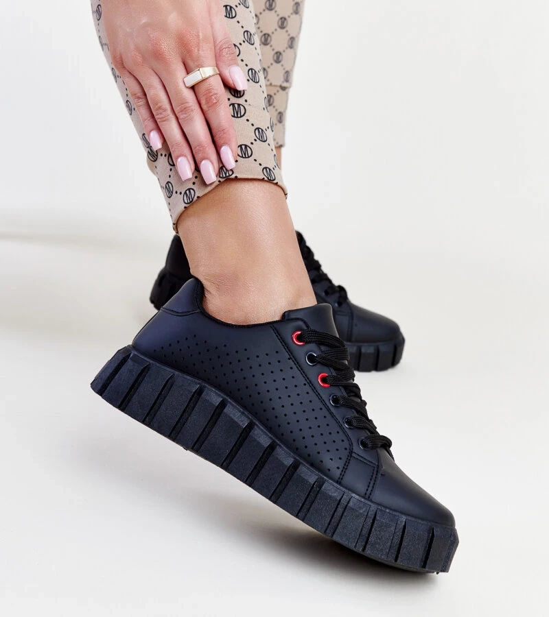 Czarne sneakersy na masywnej podeszwie Nesibe