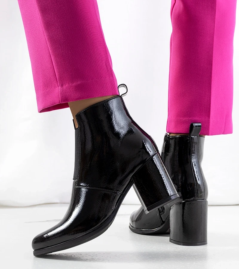 Czarne lakierowane botki Norwich