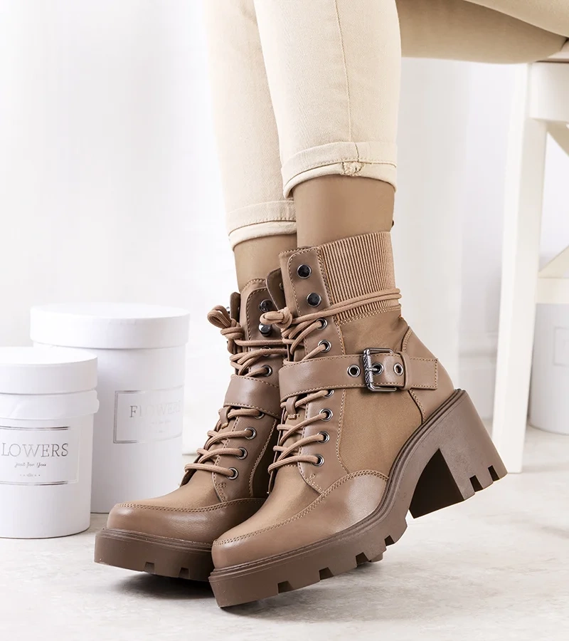 Brązowe traperki na obcasie Messina