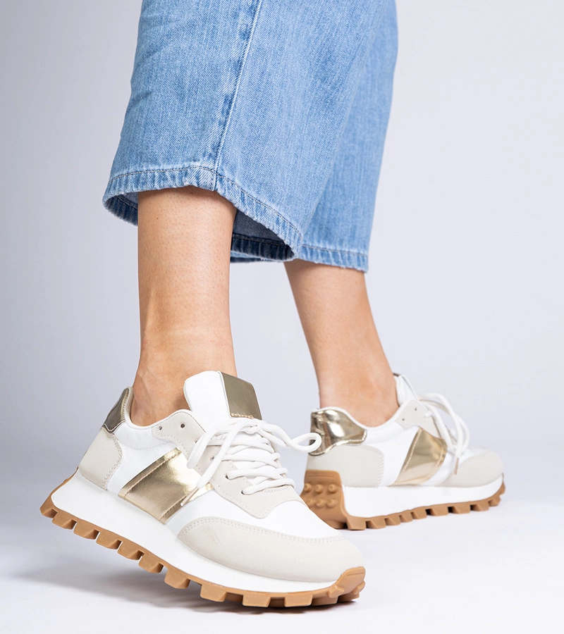 Beżowe sneakersy z widocznym protektorem Restia