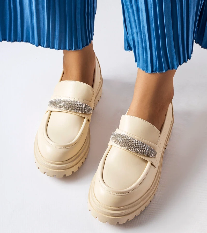 Beżowe mokasyny z cyrkoniami Hartford