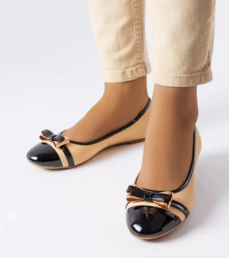 Czarno-beżowe balerinki z kokardką Dufour