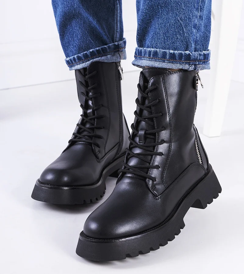 Czarne botki na masywnej podeszwie Osaka