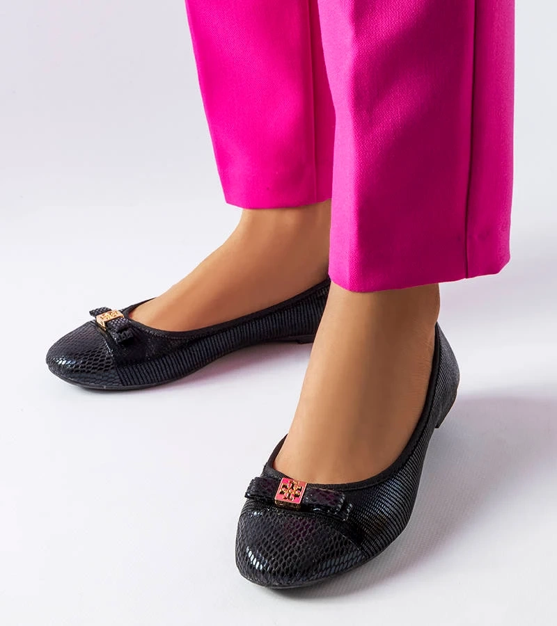 Czarne eleganckie balerinki z kokardką Lastra