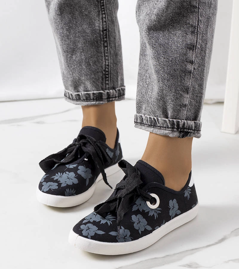 Czarne tenisówki w kwiatki Hurstie