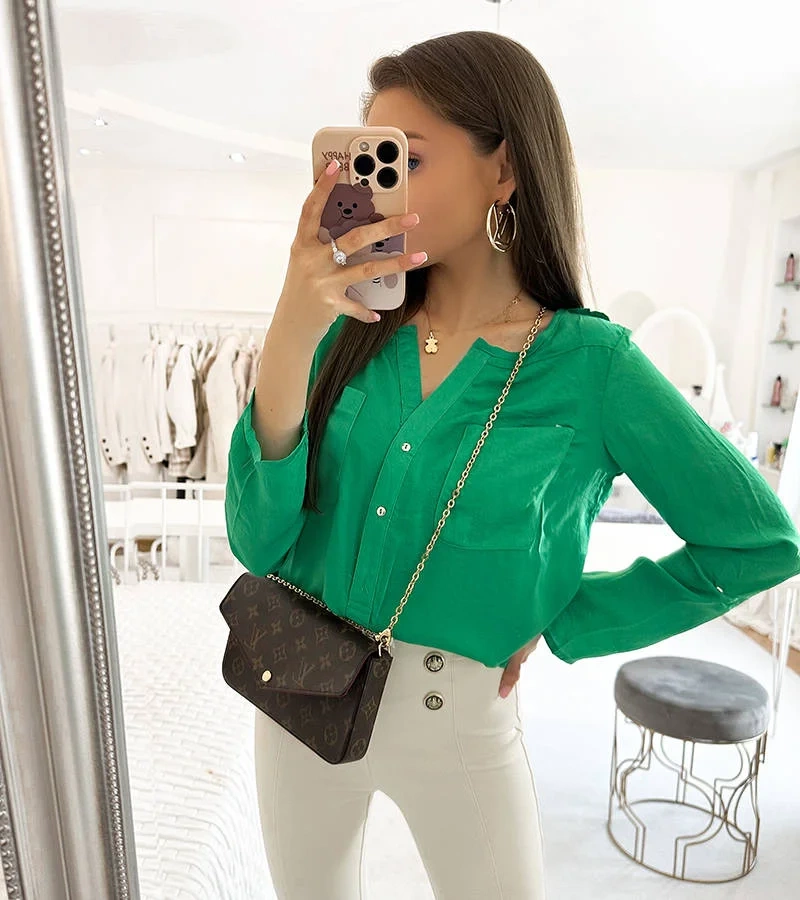 Zielona bluzka o luźnym kroju Clairs