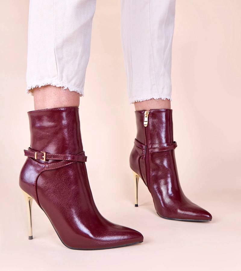 Bordowe botki na złotej szpilce z połyskiem Carmila