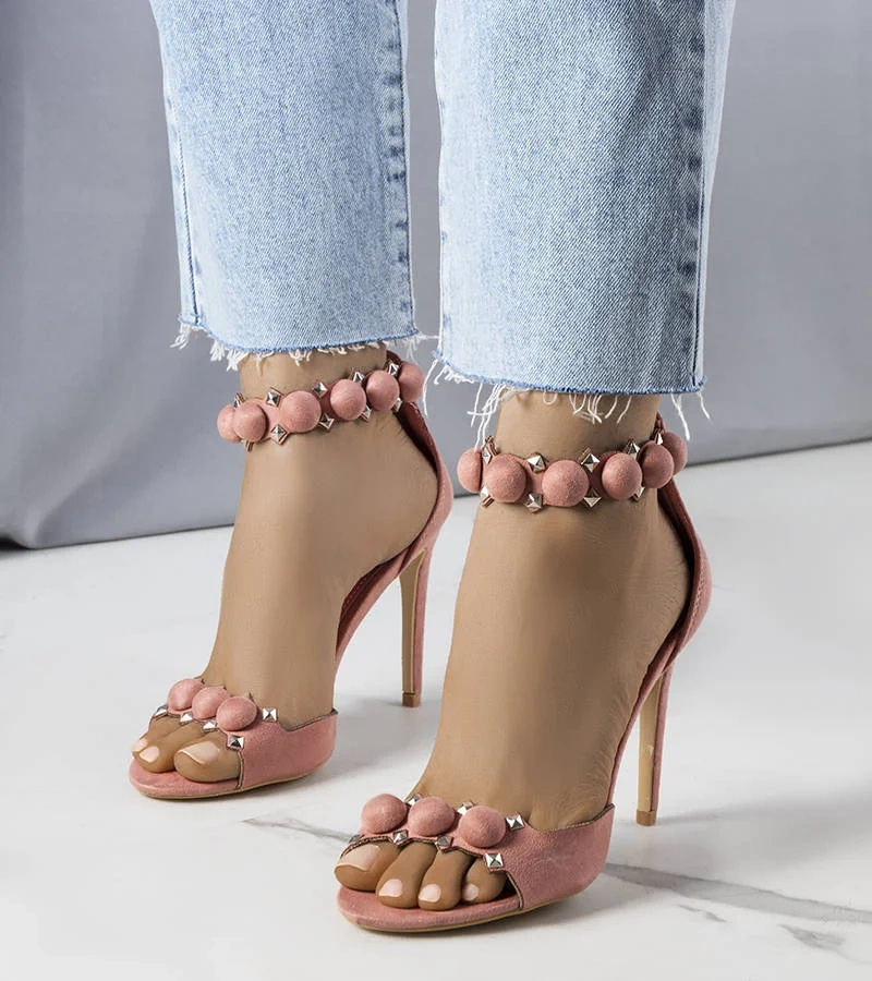 Różowe sandały na szpilce Yara