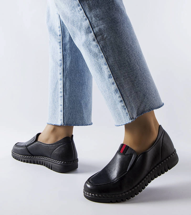 Czarne wsuwane półbuty Sorum