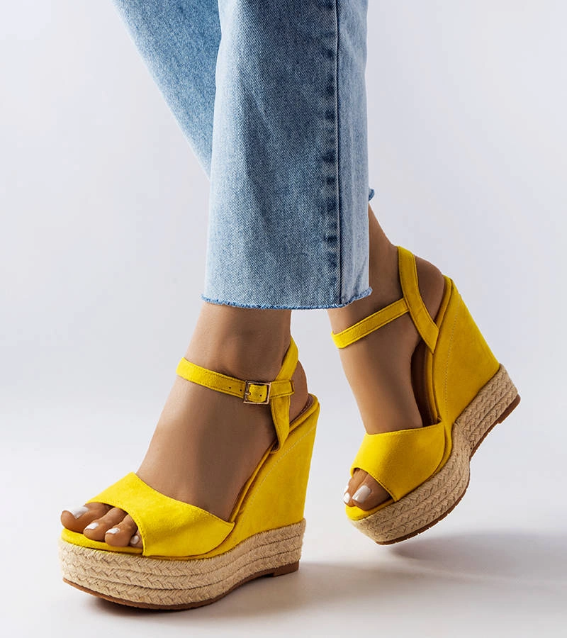 Żółte espadryle na koturnie Inalays