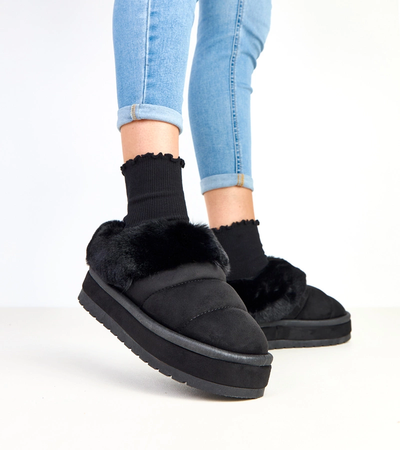 Czarne krótkie śniegowce ocieplane futerkiem Almeida