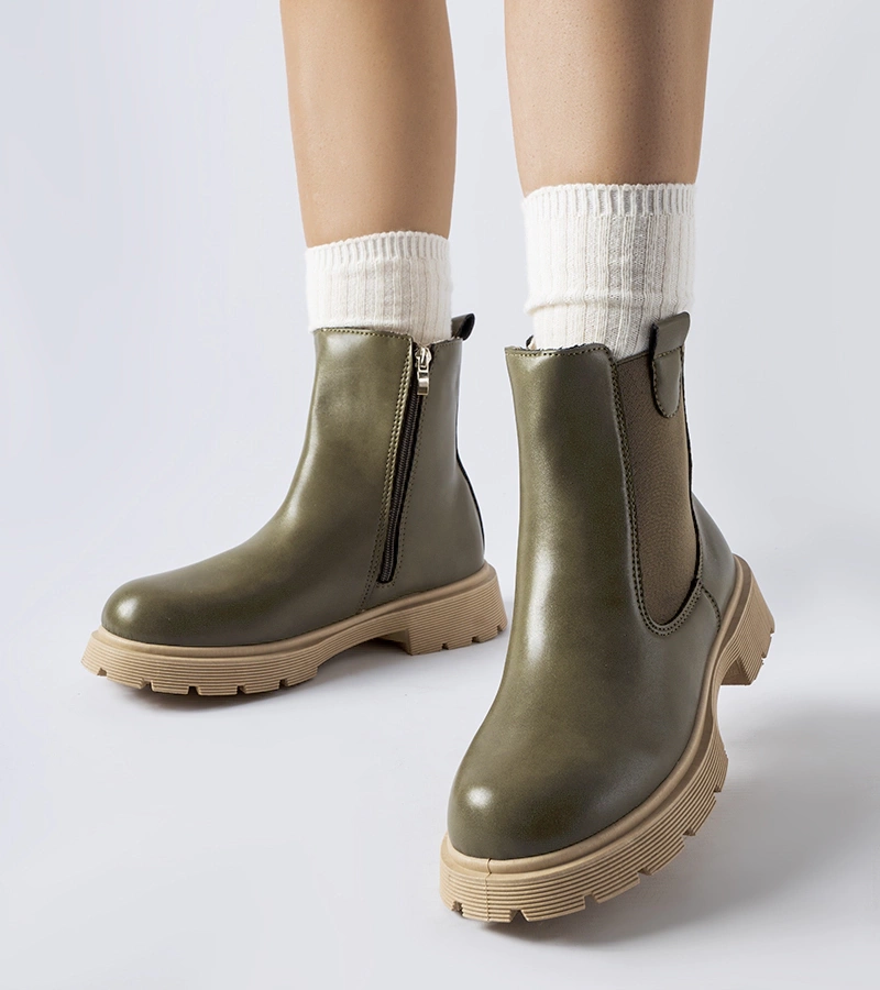 Zielone botki na beżowej podeszwie Giacinta