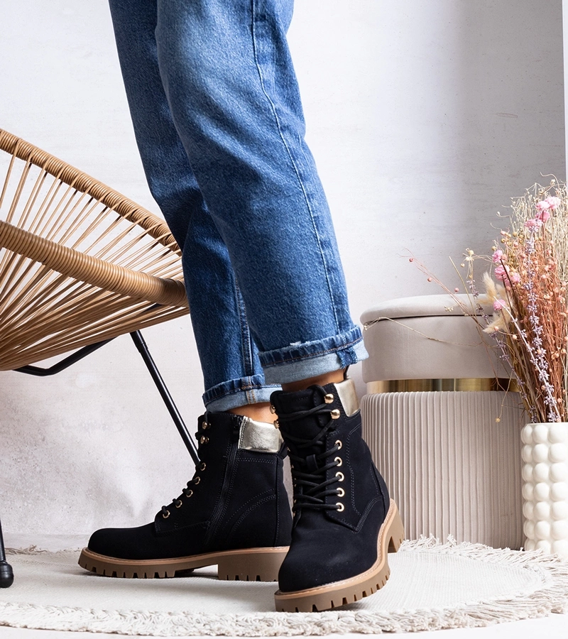 Czarne ocieplane traperki Amata