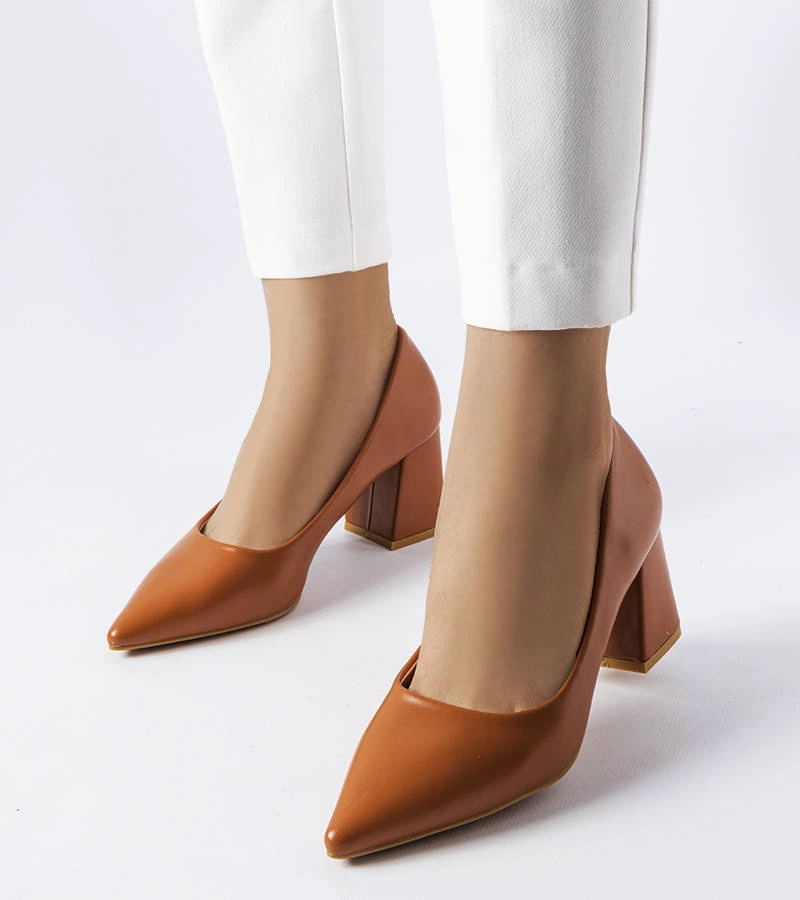 Brązowe czółenka na słupku Fanchon