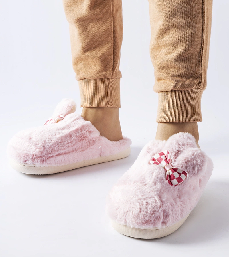 Różowe ocieplane damskie kapcie z uszami Buga