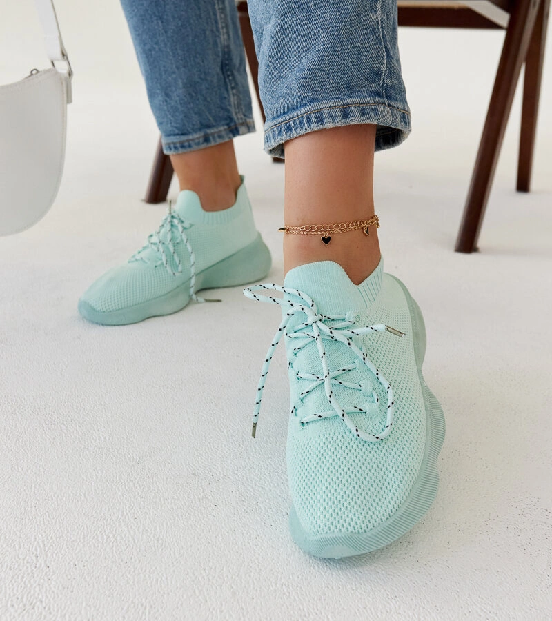 Miętowe sneakersy sportowe Roshni
